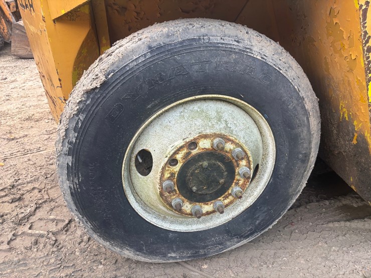 caterpillar-v180-image-73
