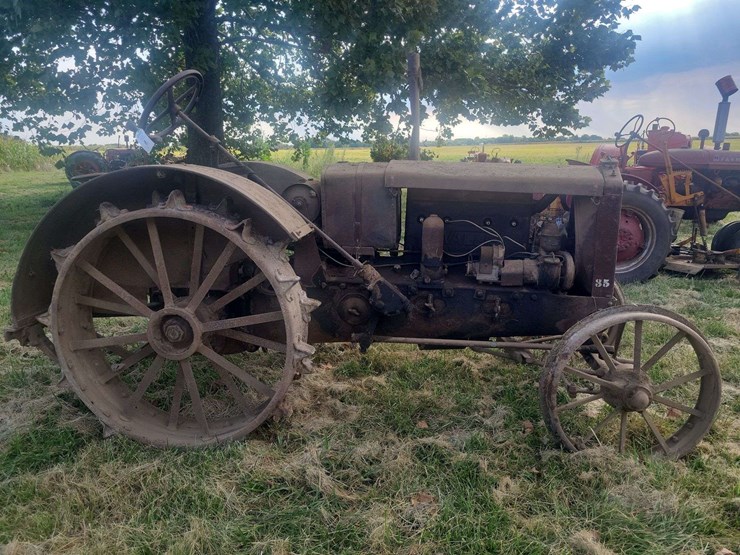 wallis-tractor-image-4