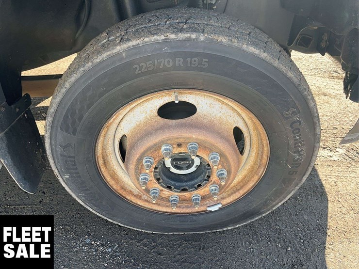2020-ford-f550-image-12