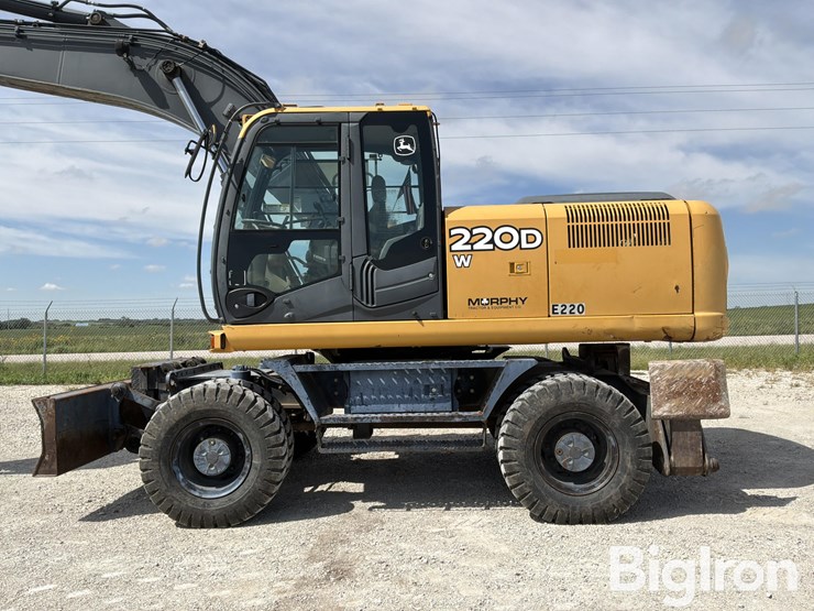 2011-deere-220dw-image-9