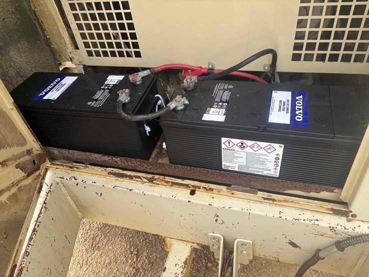 #3338-•-ingersoll-rand-ir900-towable-air-compressor-image-7