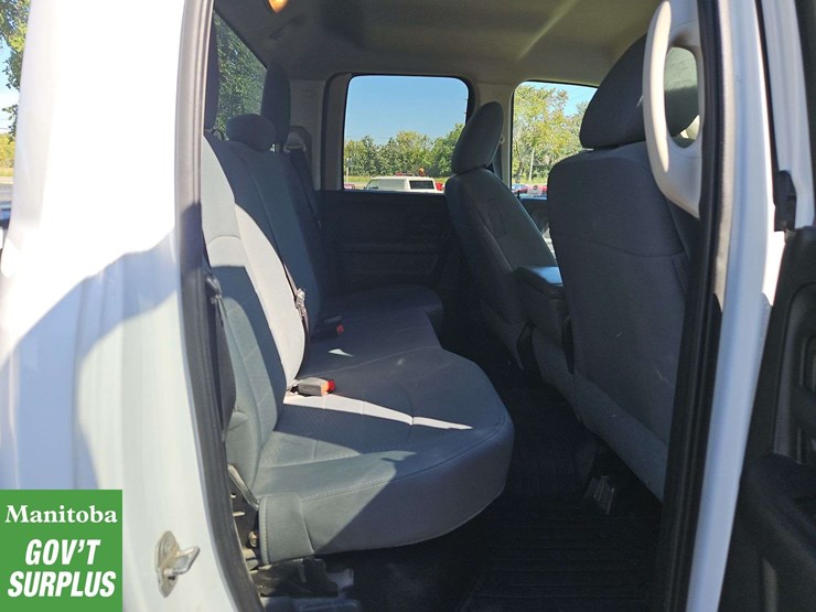 2015-dodge-1500-image-22