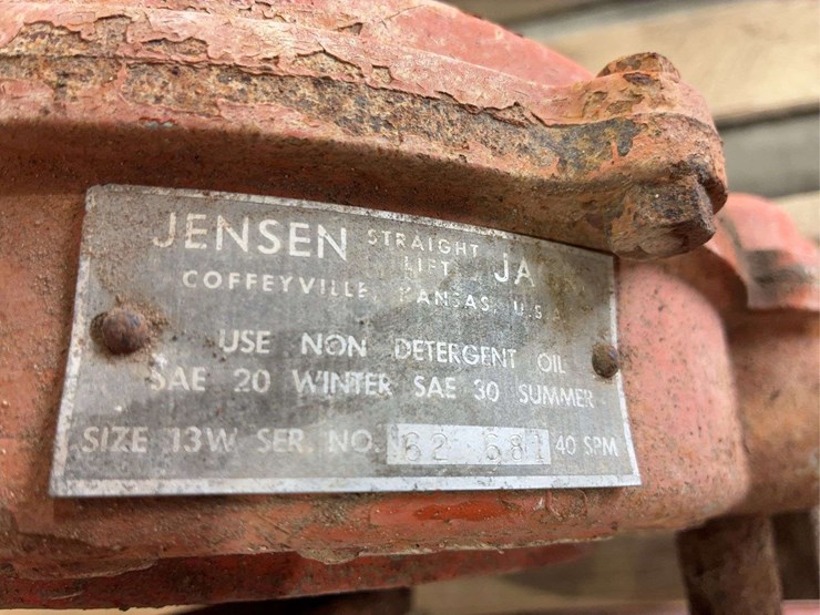 antique-pump-jack-image-7