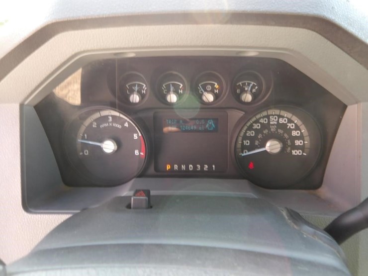 2016-ford-f550-xlt-image-24