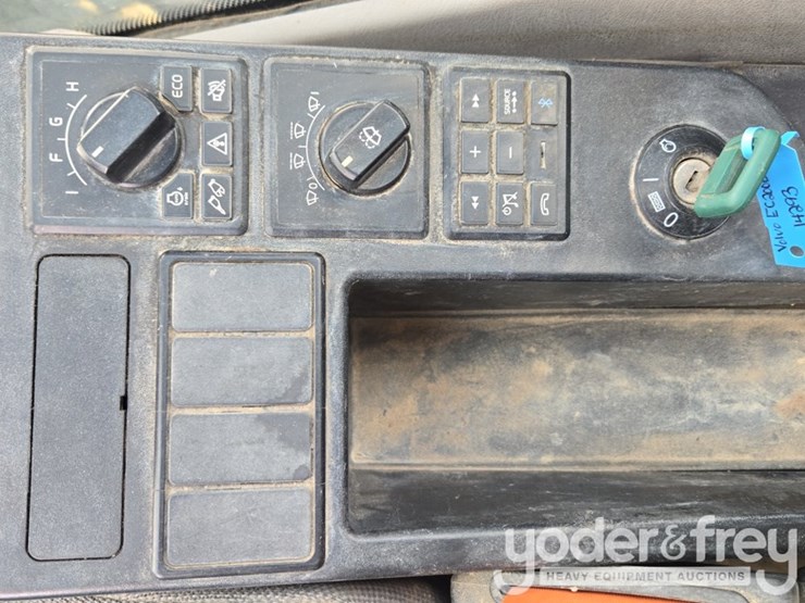 2021-volvo-ec200el-image-78