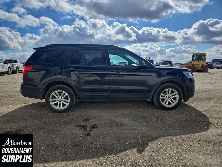 2017-ford-explorer-image-7
