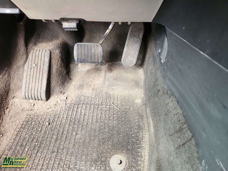 2013-ford-explorer-image-23