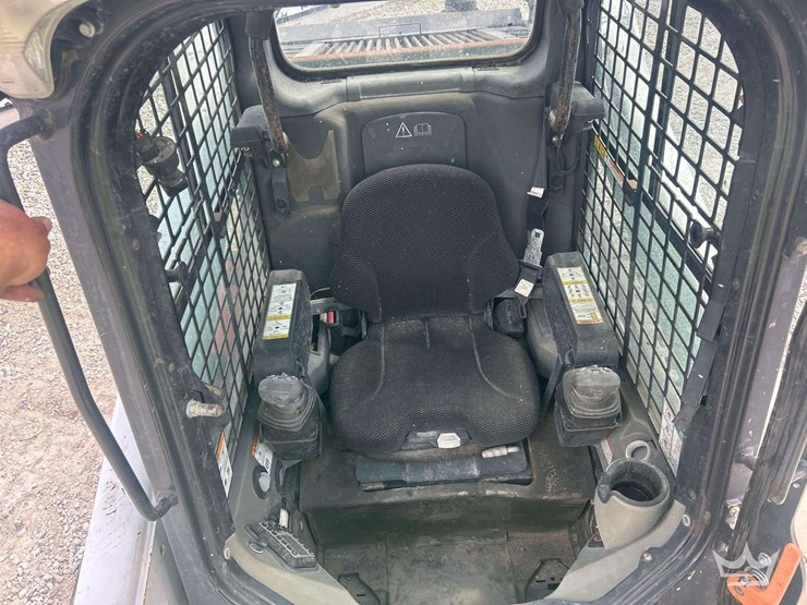 2020-bobcat-t770-image-15