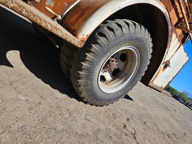 #2535-•-1949-ford-f-7-fire-truck-image-52