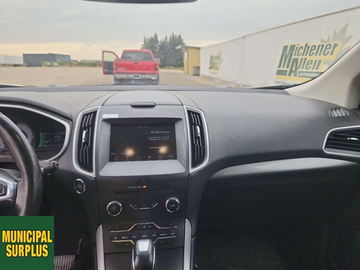 2016-ford-edge-sel-image-19