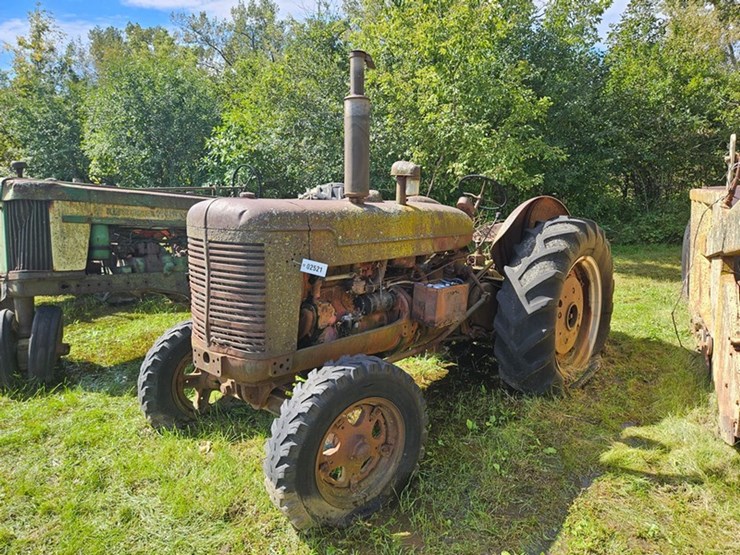 #2521-•-mccormick-w9-tractor-image-1