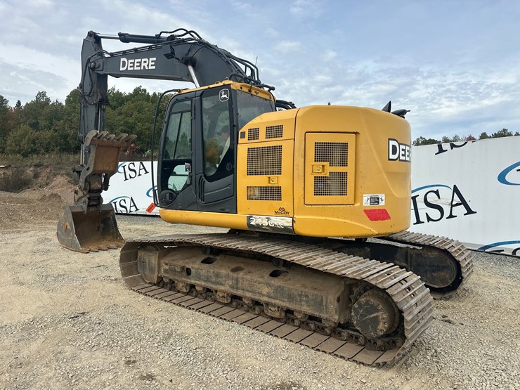 2017-deere-245g-lc-image-3