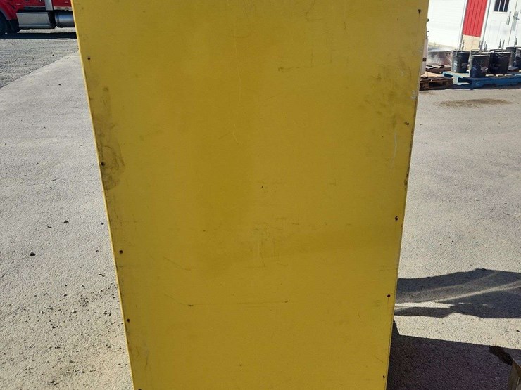 large-haz-mat-cabinet---60-gal-capacity-image-3