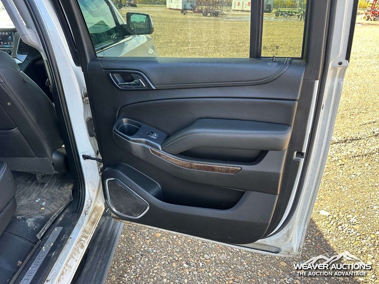 2018-chevrolet-suburban-image-31