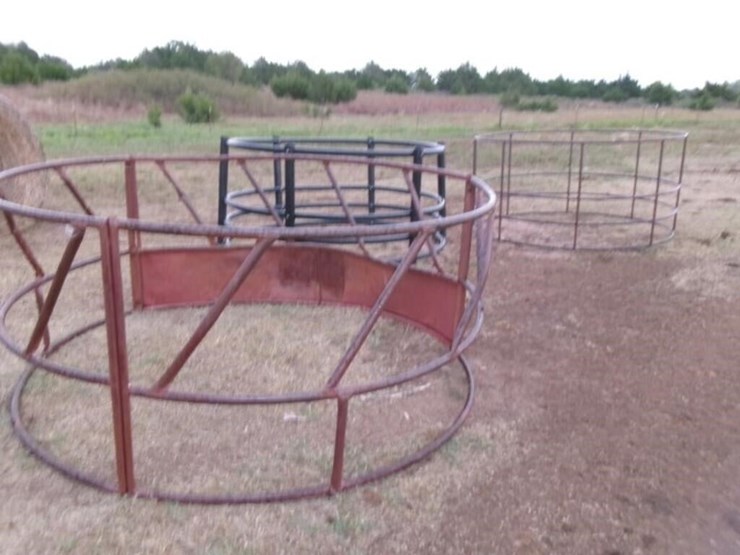 3-hay-rings--1-polly-&-2-metal-image-1