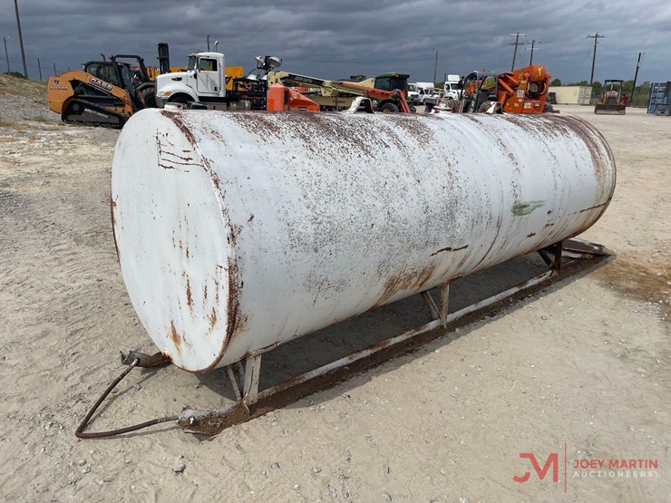 1000-gallon-skid-mounted-fuel-tank-image-3