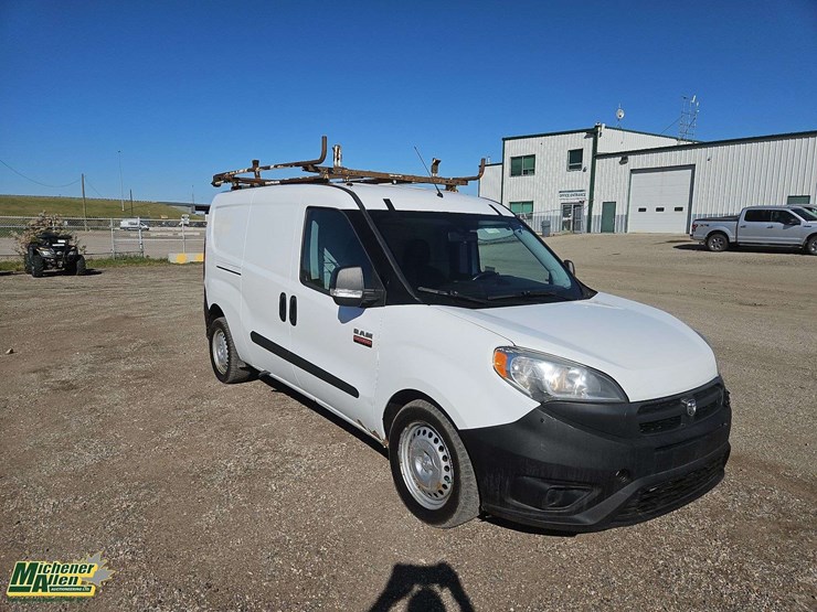 2015-ram-promaster-city-image-2