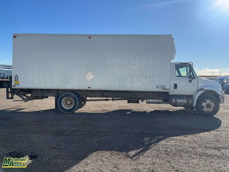 2005-international-durastar-4300-image-7