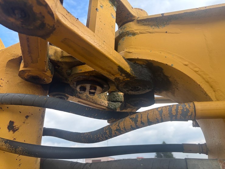 caterpillar-613-image-50