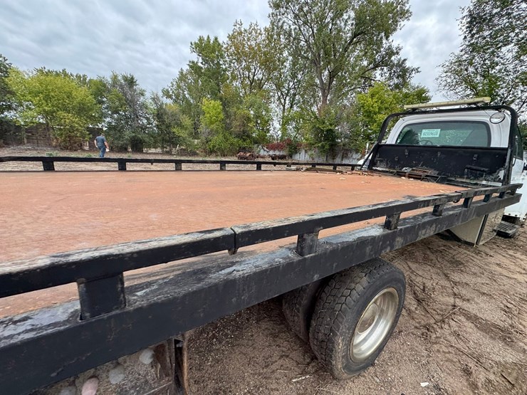 #1935-•-2004-chevrolet-5500-roll-back-truck-image-27