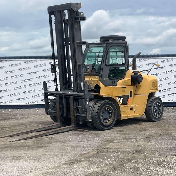 2014 Caterpillar DP100NT 21,600lb. Straight Mast Diesel Forklift