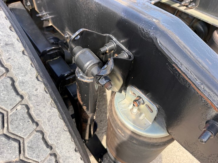 #1625-•-2006-mack-vision-cxn613-day-cab-image-23