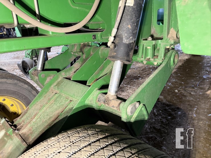 2013-john-deere-db60-image-30