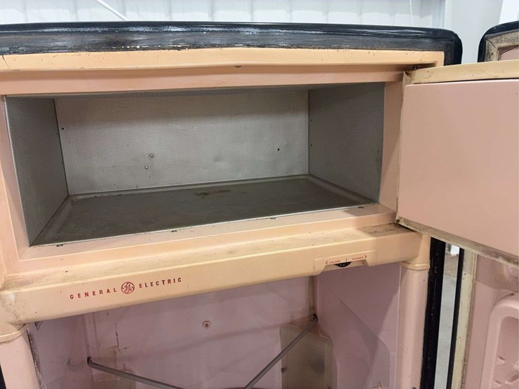 ge-vintage-fridge-image-10