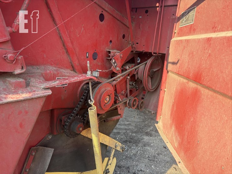 new-holland-660-image-8