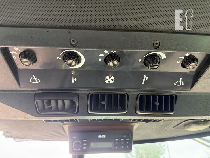 john-deere-4440-image-36
