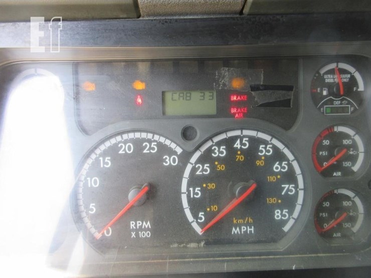 2013-freightliner-cascadia-125-image-10