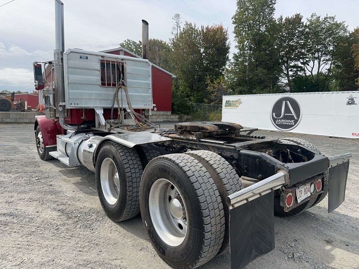 2022-peterbilt-389-image-7