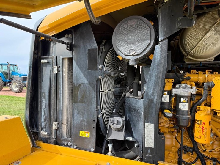 caterpillar-938m-image-50