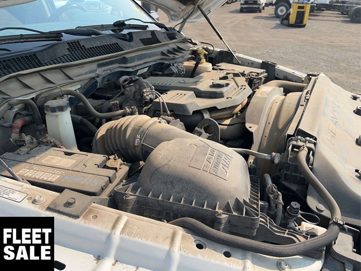 2015-dodge-3500-image-22
