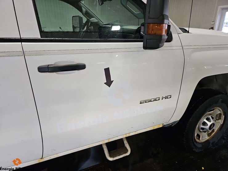 2015-chevrolet-silverado-2500hd-image-36