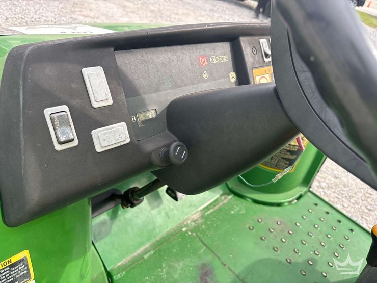 2017-john-deere-gator-image-7