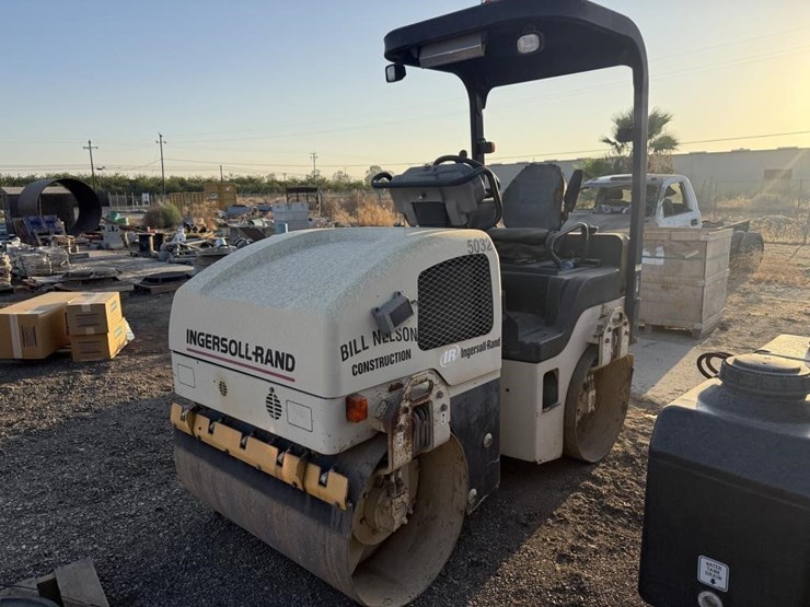 2005-ingersoll-rand-tandem-vibratory-roller-image-1