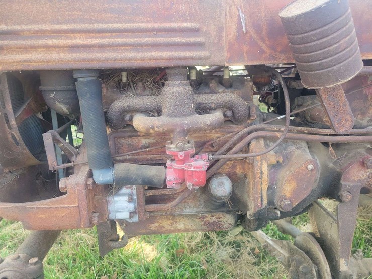 farmall-cub-with-sickle-mower-image-10