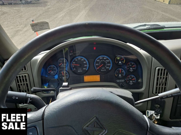 2015-international-durastar-4400-image-14
