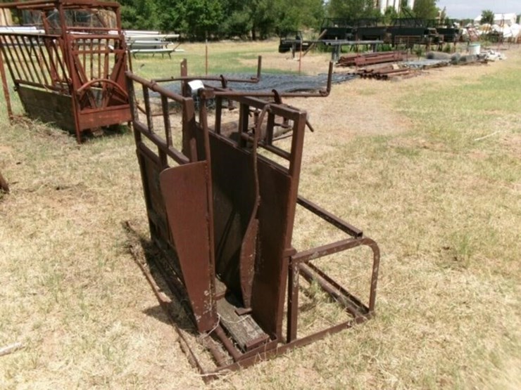 calf-table,-adjustable-image-1