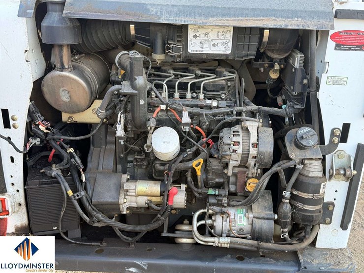 2015-bobcat-s570-image-14