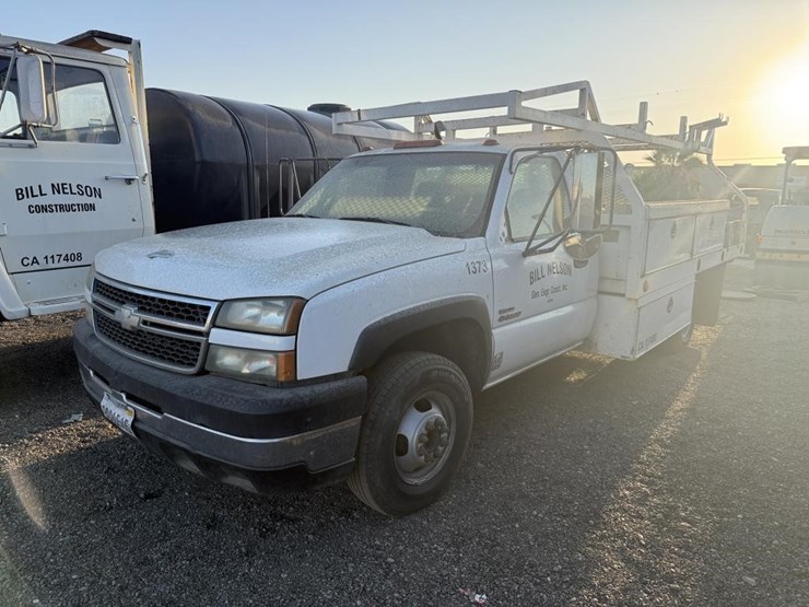 2006-chevrolet-3500-image-1