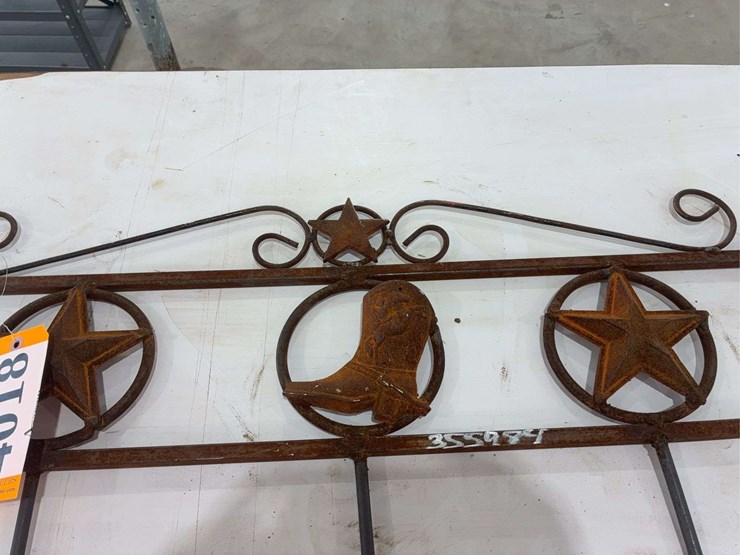 rustic-coat-rack-image-3