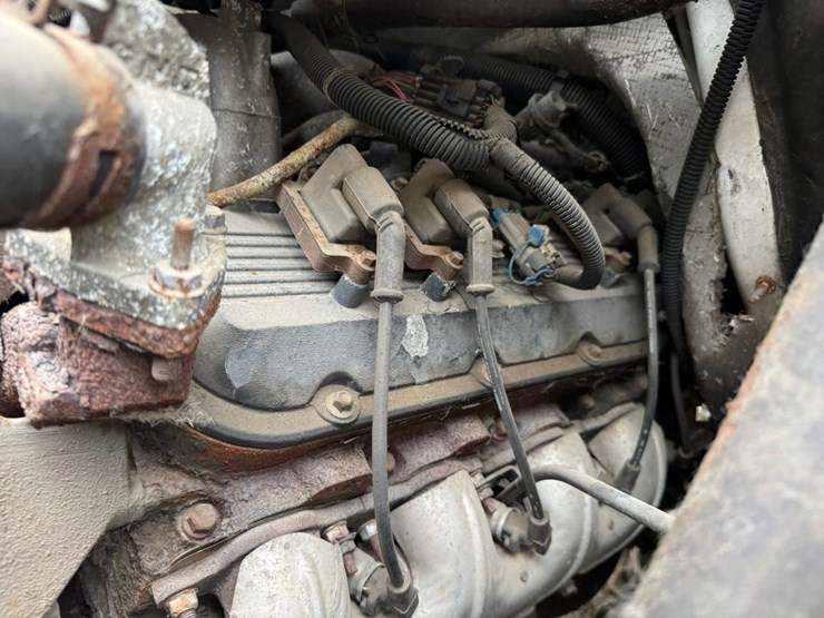 #1935-•-2004-chevrolet-5500-roll-back-truck-image-50