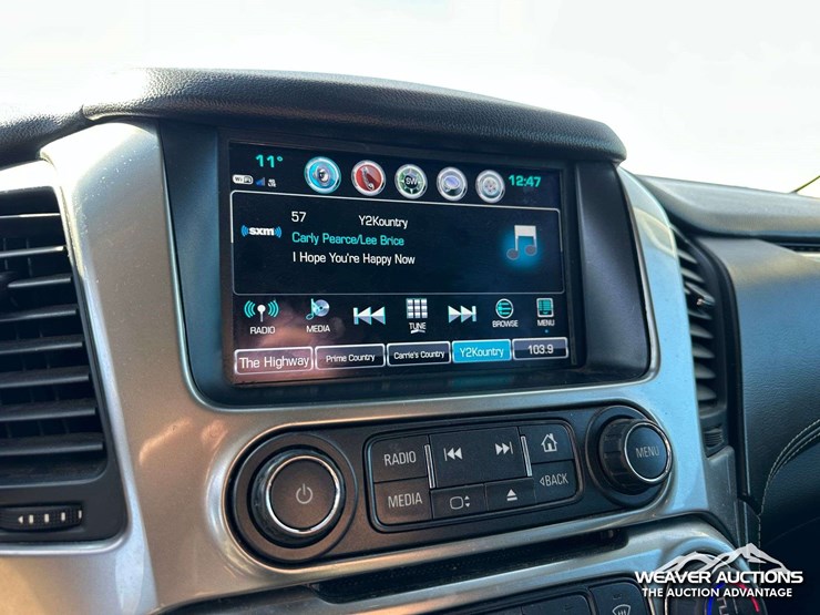 2018-chevrolet-suburban-image-18
