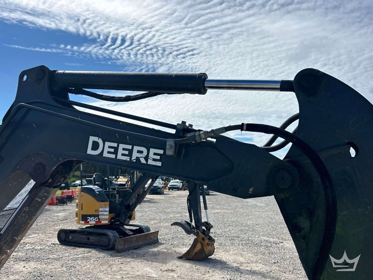 2015-deere-26g-image-17