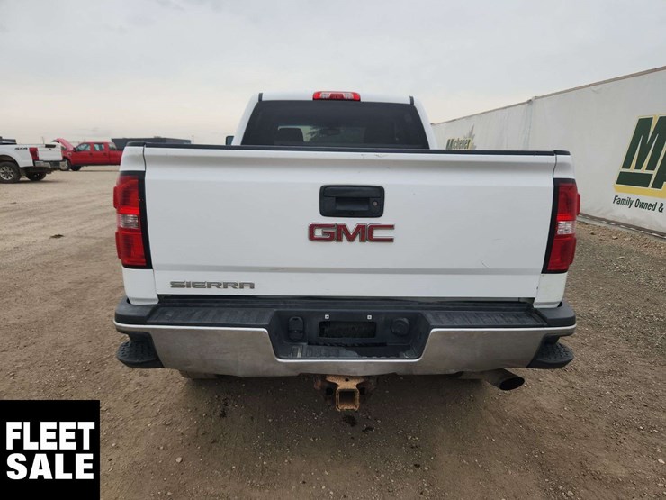 2015-gmc-sierra-2500hd-image-18