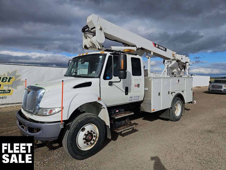 2015-international-durastar-4400-image-1