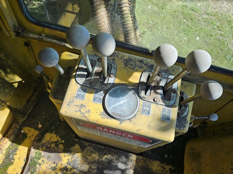 #2533-•-bucyrus-erie-200-4-series-iii-dynahoe-backhoe-image-32