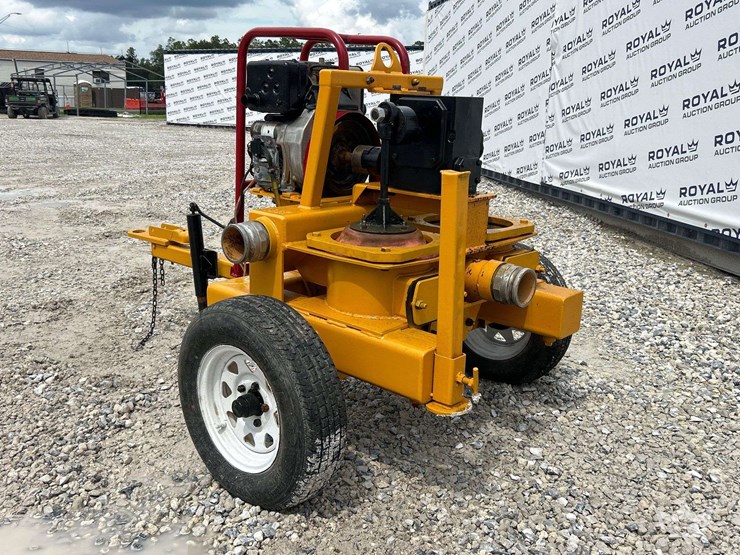 2004-towable-double-diaphragm-pump-image-3